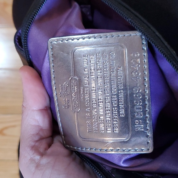 Black leather coach cross body bag - Picture 7 of 9